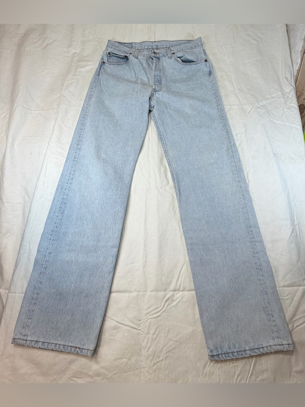 Levi 501 vintage 1992 straight Leg Light Wash Button Fly perfect Condition